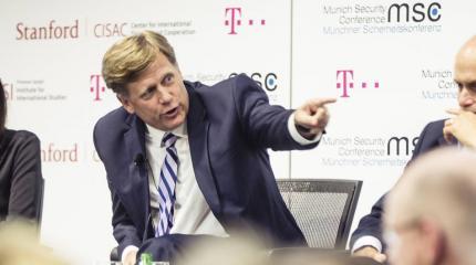 Экс-посол США Макфол требует от Трампа поддержать Навального Экс-посол США Макфол требует от Трампа поддержать Навального