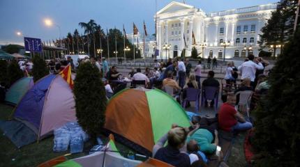 Палатка стала неотъемлемым аттрибутом всех протестов Палатка стала неотъемлемым аттрибутом всех протестов