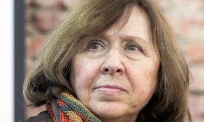 Алексиевич: к сожалению, народ поддерживает Путина