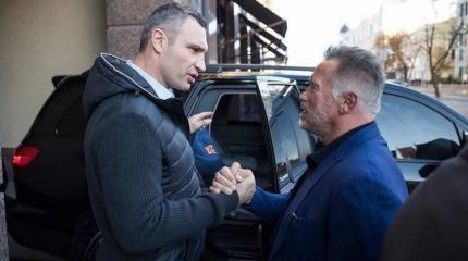 Шварценеггер встретился с Кличко и Гройсманом Шварценеггер встретился с Кличко и Гройсманом