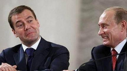 Народ за Путина, Путин за Медведева, тот за сокращение народа. Что за черт? Народ за Путина, Путин за Медведева, тот за сокращение народа. Что за черт?