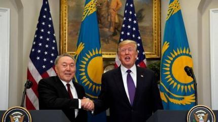Назарбаев хочет отобрать у Лукашенко лавры миротворца Назарбаев хочет отобрать у Лукашенко лавры миротворца
