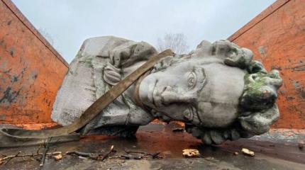 Зрады и перемоги: война с Пушкиным, могилизация и призывы ехать на хутор Зрады и перемоги: война с Пушкиным, могилизация и призывы ехать на хутор