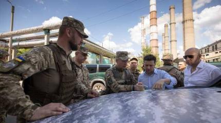 Жители Украины хотят мира и благополучия и дают Зеленскому не больше года
