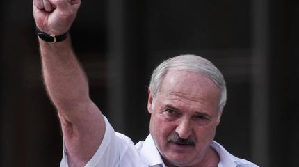 "Даже мертвым не отдам страну". Главные заявления Лукашенко на митинге