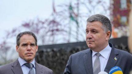 Аваков прибыл в США. Что ищет он в краю далеком?