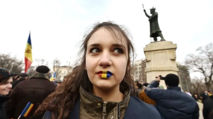 Первые шаги по вытеснению русского языка наблюдаются в Молдавии Первые шаги по вытеснению русского языка наблюдаются в Молдавии