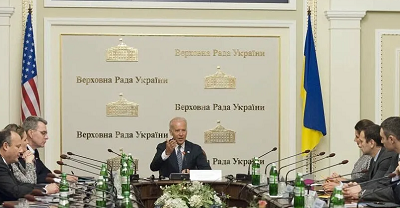 Гражданскую войну на Украине остановят ЕС и Россия, если не помешает Байден Гражданскую войну на Украине остановят ЕС и Россия, если не помешает Байден