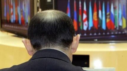 Мелкий пакостник кусает Россию Мелкий пакостник кусает Россию