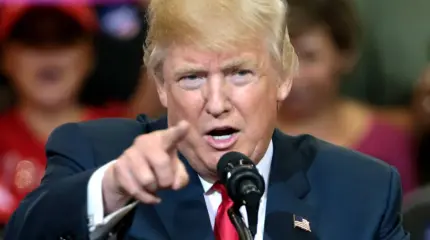 Fox News: Пока власти выясняли, кто из них работает на Путина, США пропустили главную угрозу Fox News: Пока власти выясняли, кто из них работает на Путина, США пропустили главную угрозу