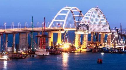Крымский мост: Триумфальное открытие под угрозой срыва Крымский мост: Триумфальное открытие под угрозой срыва