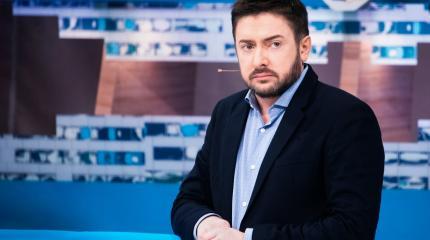 Предатель и беглый журналист Суханов в Киеве оскорбил Россию и «ватников» Предатель и беглый журналист Суханов в Киеве оскорбил Россию и «ватников»