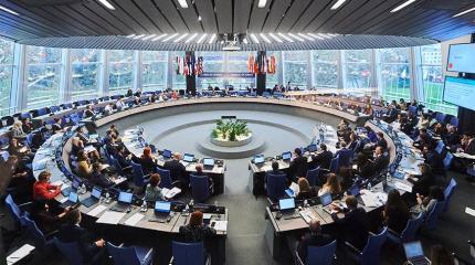 Французские СМИ: Россию никто не выталкивает из Совета Европы, но и не держит Французские СМИ: Россию никто не выталкивает из Совета Европы, но и не держит