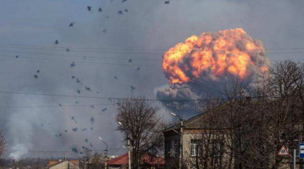 На Украине назвали версию возгорания на складе боеприпасов под Винницей На Украине назвали версию возгорания на складе боеприпасов под Винницей