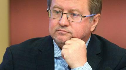 Лепехин предложил назначить Азарова на пост главы правительства Беларуси Лепехин предложил назначить Азарова на пост главы правительства Беларуси