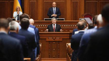 Неловкий манипулятор: что стоит за посланием Порошенко Неловкий манипулятор: что стоит за посланием Порошенко