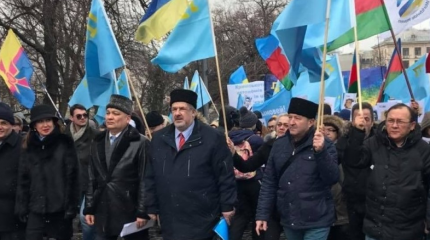 Крымские татары в Киеве: «полезные идиоты» для Порошенко Крымские татары в Киеве: «полезные идиоты» для Порошенко