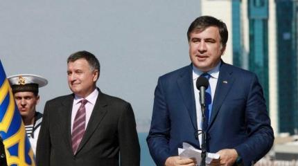 Аваков тайно подыгрывает своему заклятому врагу Саакашвили