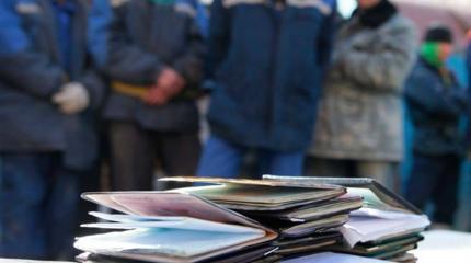 Каждый третий мигрант в Петербурге может оказаться нелегалом Каждый третий мигрант в Петербурге может оказаться нелегалом
