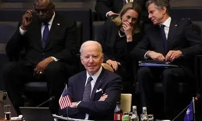 Strategic Culture указал на двуличие лидеров ЕС при встрече с Байденом Strategic Culture указал на двуличие лидеров ЕС при встрече с Байденом