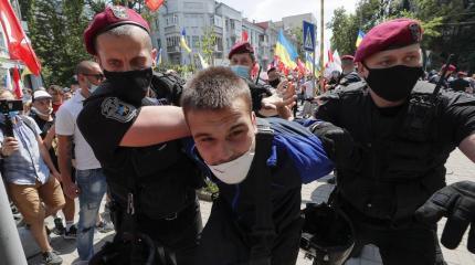 Киев под страхом тюрьмы требует от всех СМИ называть Россию врагом Киев под страхом тюрьмы требует от всех СМИ называть Россию врагом