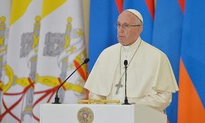 Между небом и землей, или Бедный, бедный Папа Римский Между небом и землей, или Бедный, бедный Папа Римский