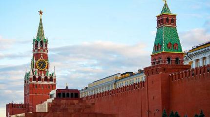 Обвал рейтингов власти усугубил политический кризис в России Обвал рейтингов власти усугубил политический кризис в России