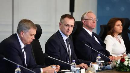 Мединский ткнул Зеленского носом в его недавнее сценическое прошлое Мединский ткнул Зеленского носом в его недавнее сценическое прошлое