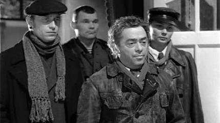 Мы должны собирать манатки. Так они решили Мы должны собирать манатки. Так они решили