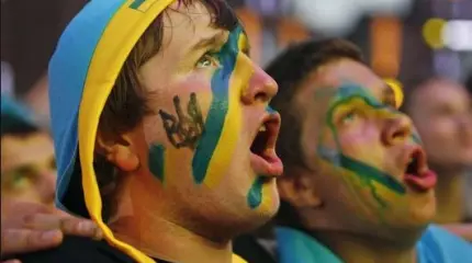 Украинцев взбесил АТОшник, уехавший на заработки в Крым: головой ударился? Украинцев взбесил АТОшник, уехавший на заработки в Крым: головой ударился?
