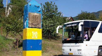До пограничного столба: европейские туристы не спешат углубляться в Украину