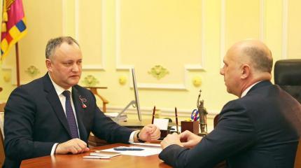 В Молдове президент и премьер сошлись в лобовую при выборе пути