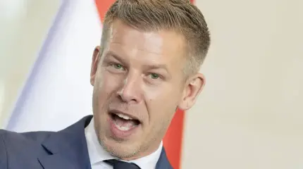 Венгрия бурлит: Мадьяр лишён неприкосновенности за скандал в ночном клубе