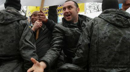 Возня с отставкой Яценюка