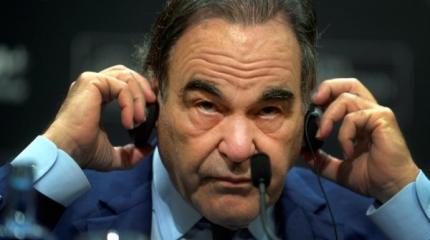 Оливер Стоун: надо хотя бы попытаться понять Путина Оливер Стоун: надо хотя бы попытаться понять Путина