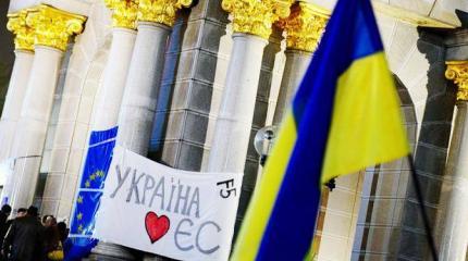 Пятилетка Майдана: Без москалей и грошей, но с безвизом Пятилетка Майдана: Без москалей и грошей, но с безвизом