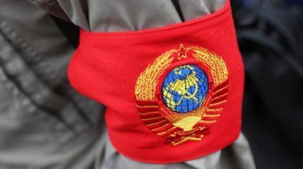 Страну разваливают кланы либералов, но у них во всем виноваты коммунисты Страну разваливают кланы либералов, но у них во всем виноваты коммунисты