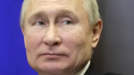 Протестующие сербы в Косово вывесили портрет Путина на баррикадах Протестующие сербы в Косово вывесили портрет Путина на баррикадах