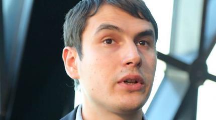 Депутат Госдумы Шаргунов призвал выдать российские паспорта жителям Донецка Депутат Госдумы Шаргунов призвал выдать российские паспорта жителям Донецка