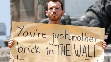 «Бетонный занавес»: В США строят прототипы стены на границе с Мексикой «Бетонный занавес»: В США строят прототипы стены на границе с Мексикой