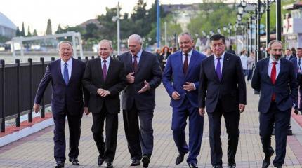 Назарбаев и Путин усиливают давление на восточном фланге