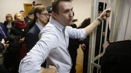 Медведев подал в суд на Навального Медведев подал в суд на Навального