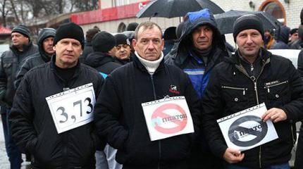 Депутат советует Медведеву набраться мужества и встретиться с дальнобойщиками