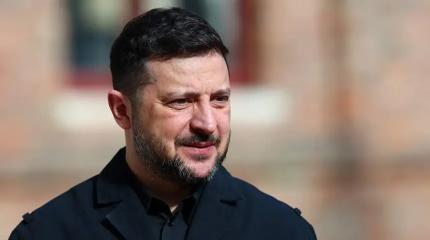 В Ереване Зеленский угрожал разбомбить парад Победы в Москве
