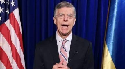 Экс-послу США русофобу Тейлору устроили в эфире уникальный тройной пранк