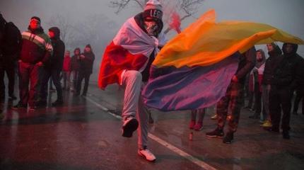 Киев продает оружие РФ: Польша в гневе из-за экспорта вооружения агрессору Киев продает оружие РФ: Польша в гневе из-за экспорта вооружения агрессору
