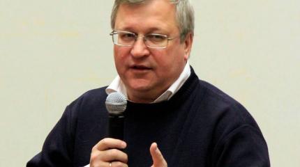 Крупнов: только культ многодетной семьи исправит ситуацию в стране Крупнов: только культ многодетной семьи исправит ситуацию в стране