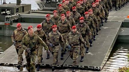 Британия возглавила стаю европейских гиен Британия возглавила стаю европейских гиен