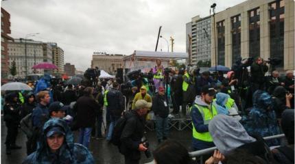 Цветные революции невозможны без сети подконтрольных СМИ Цветные революции невозможны без сети подконтрольных СМИ