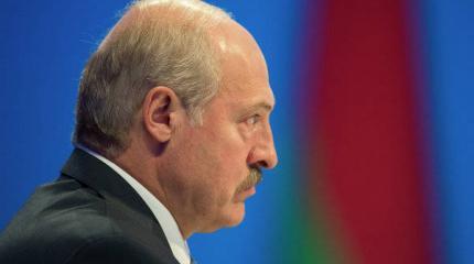 Лукашенко потребовал от правительства торговать с Россией в долларах или евро Лукашенко потребовал от правительства торговать с Россией в долларах или евро